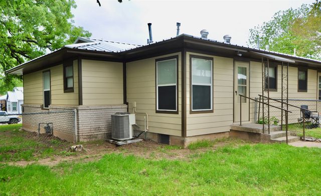 712 W Bridge Street, Weatherford, TX 76086