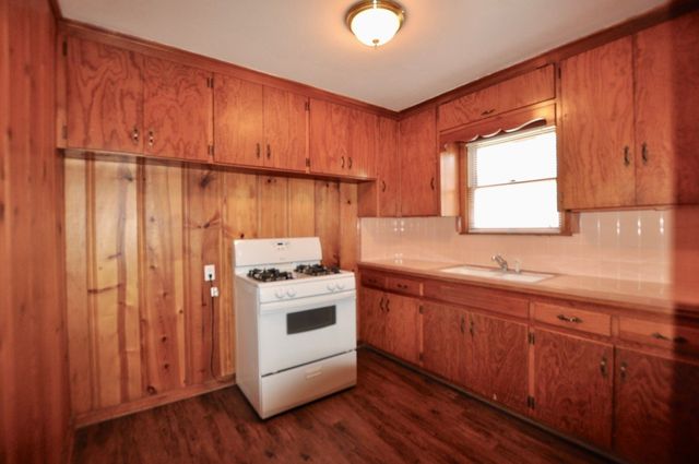 712 W Bridge Street, Weatherford, TX 76086