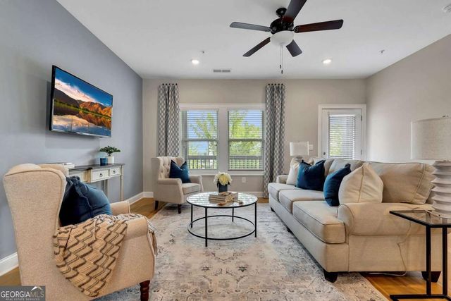 708 Mulberry Walk, Woodstock, GA 30188