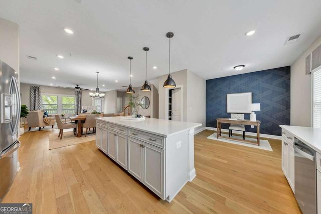 708 Mulberry Walk, Woodstock, GA 30188