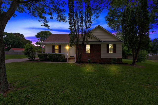 6109 Ebenezer Rd, Greenbrier, TN 37073