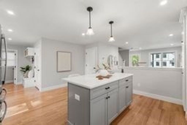28 Fairview Ave, Ipswich, MA 01938