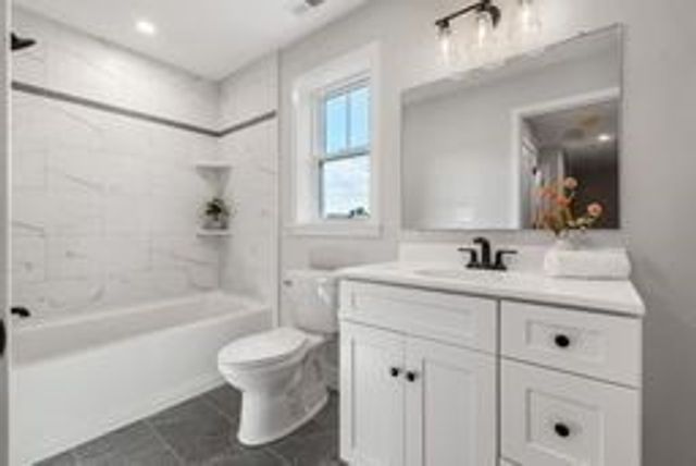 28 Fairview Ave, Ipswich, MA 01938