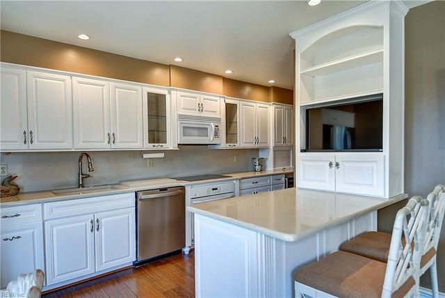 700 Oriole Dr Apt 125A, Virginia Beach, VA 23451