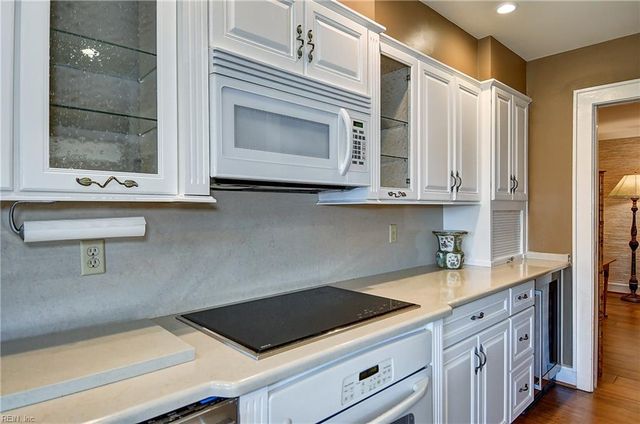 700 Oriole Dr Apt 125A, Virginia Beach, VA 23451