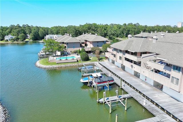 700 Oriole Dr Apt 125A, Virginia Beach, VA 23451