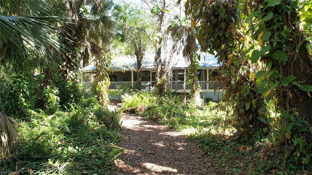 5960 Neal RD, Fort Myers, FL 33905