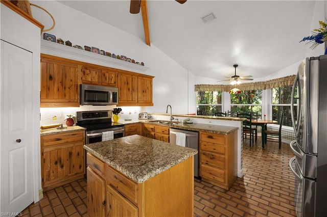 5960 Neal RD, Fort Myers, FL 33905