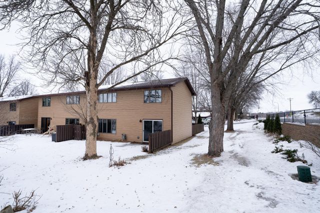 434 E 11th Street L, New Richmond, WI 54017