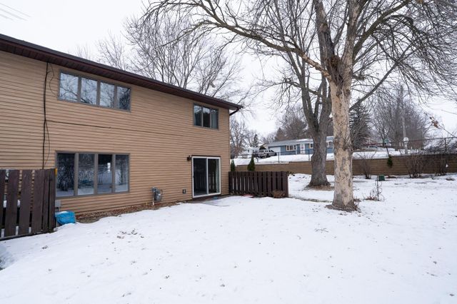 434 E 11th Street L, New Richmond, WI 54017