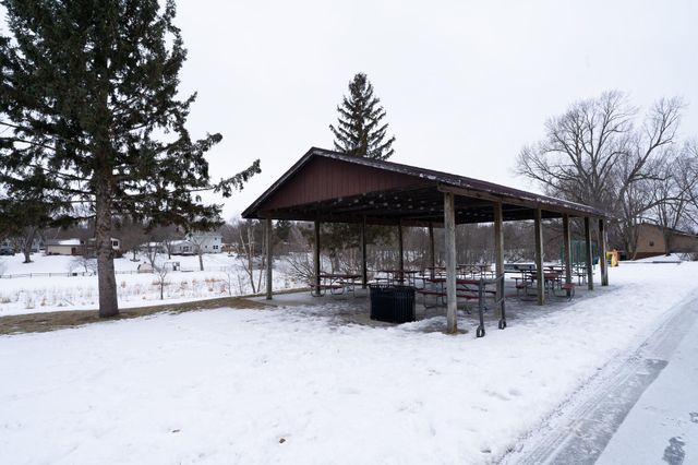 434 E 11th Street L, New Richmond, WI 54017