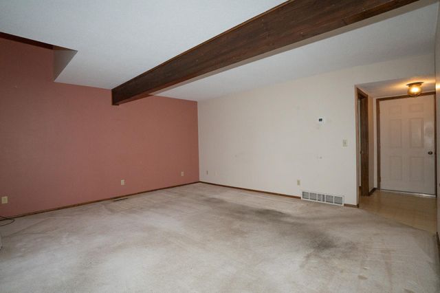 434 E 11th Street L, New Richmond, WI 54017