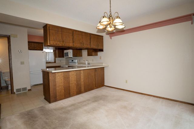 434 E 11th Street L, New Richmond, WI 54017