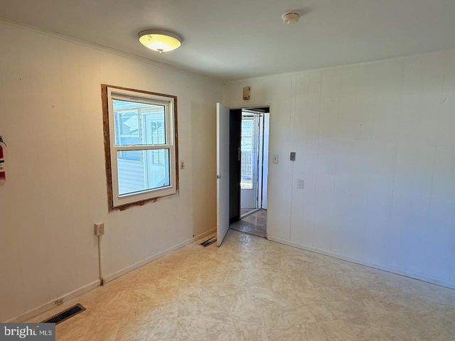 6 CIRCLE DR, Reading, PA 19606