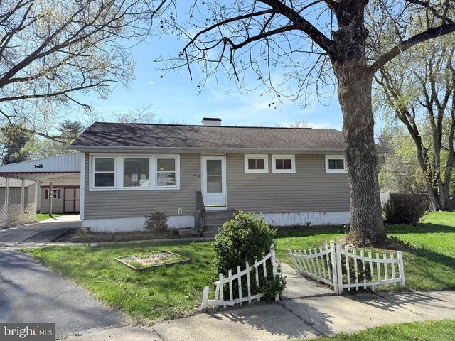 6 CIRCLE DR, Reading, PA 19606