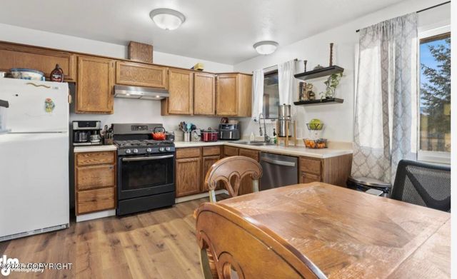 3714 E 17th Avenue, Anchorage, AK 99508