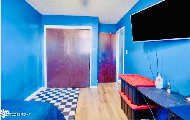 3714 E 17th Avenue, Anchorage, AK 99508