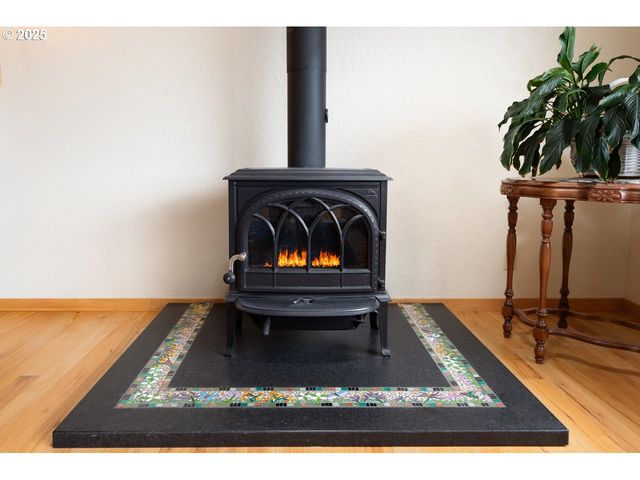 2545 CHARNELTON St, Eugene, OR 97405