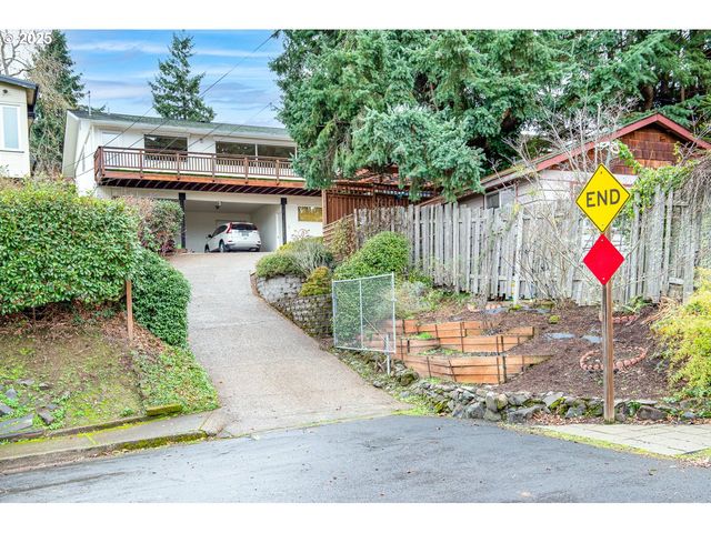 2545 CHARNELTON St, Eugene, OR 97405