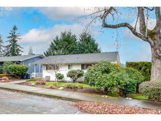 2545 CHARNELTON St, Eugene, OR 97405
