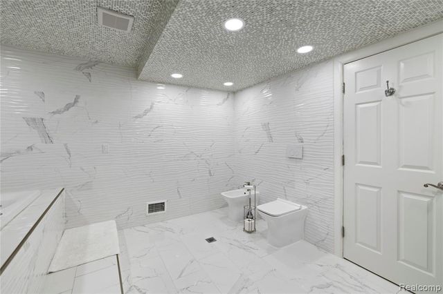 1 Cumberlane Court, Dearborn, MI 48126