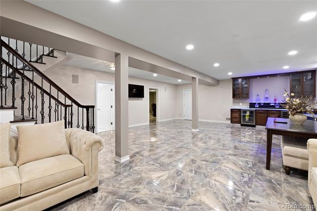 1 Cumberlane Court, Dearborn, MI 48126