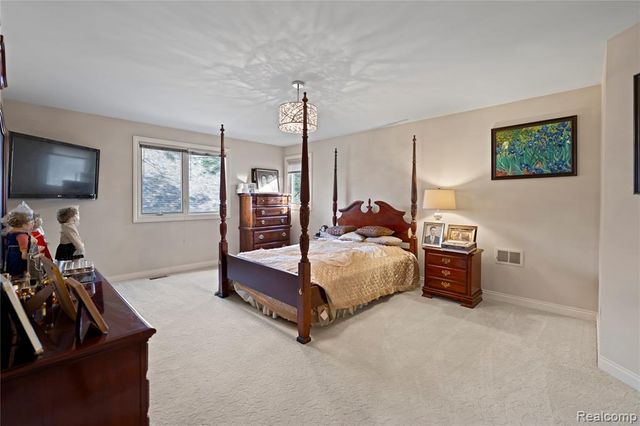 1 Cumberlane Court, Dearborn, MI 48126