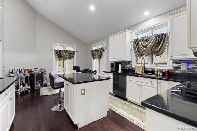 1 Cumberlane Court, Dearborn, MI 48126