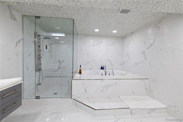 1 Cumberlane Court, Dearborn, MI 48126