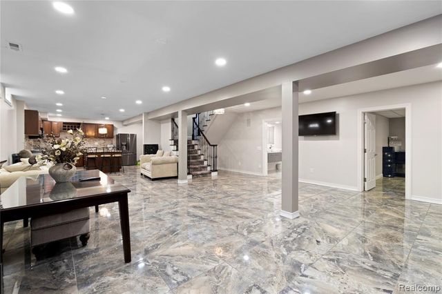 1 Cumberlane Court, Dearborn, MI 48126