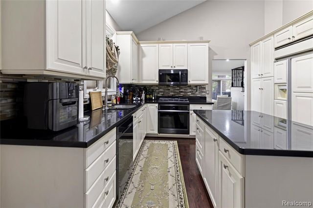 1 Cumberlane Court, Dearborn, MI 48126
