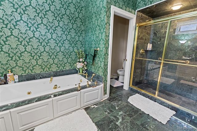 1 Cumberlane Court, Dearborn, MI 48126