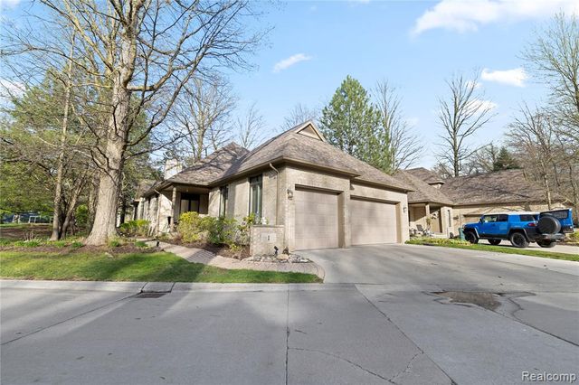 1 Cumberlane Court, Dearborn, MI 48126