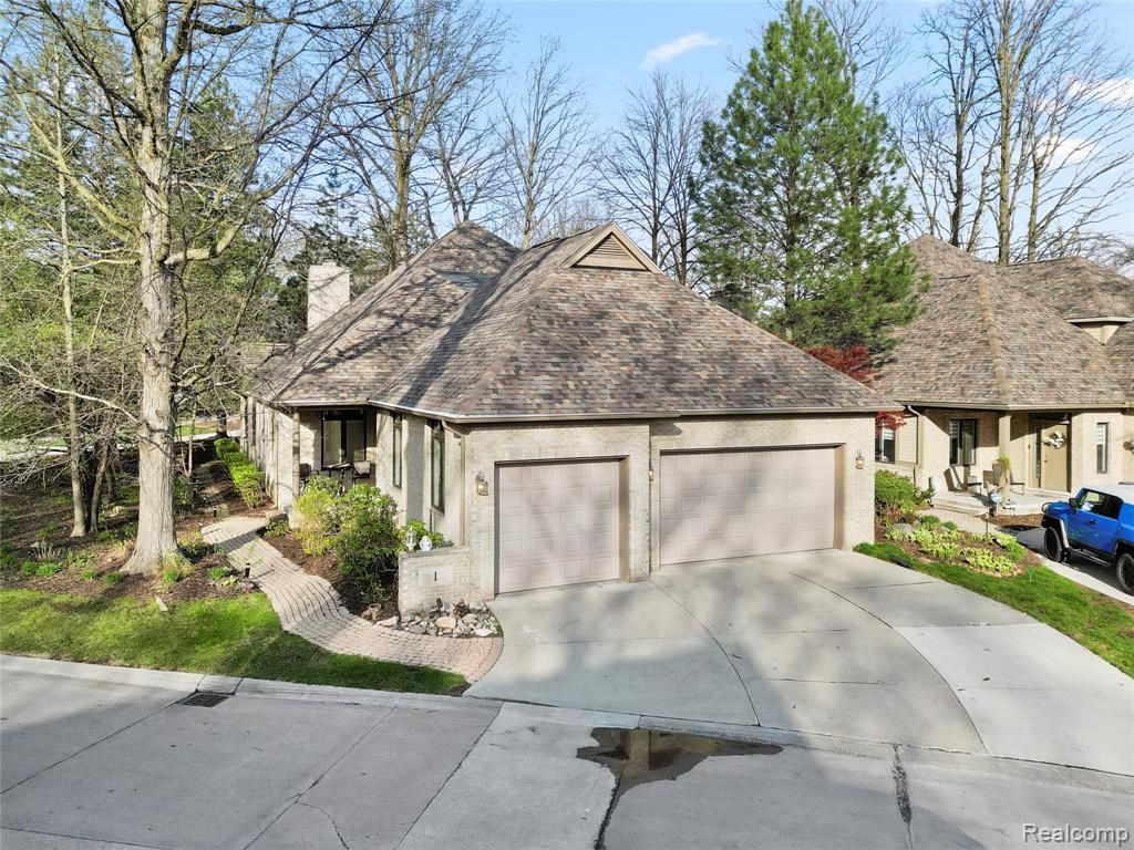 1 Cumberlane Court, Dearborn, MI 48126