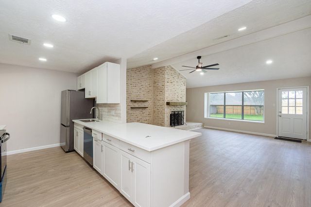16911 Bougainvilla Lane, Friendswood, TX 77546