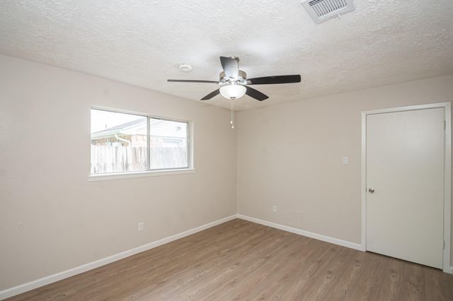 16911 Bougainvilla Lane, Friendswood, TX 77546