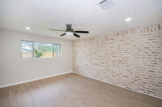 16911 Bougainvilla Lane, Friendswood, TX 77546