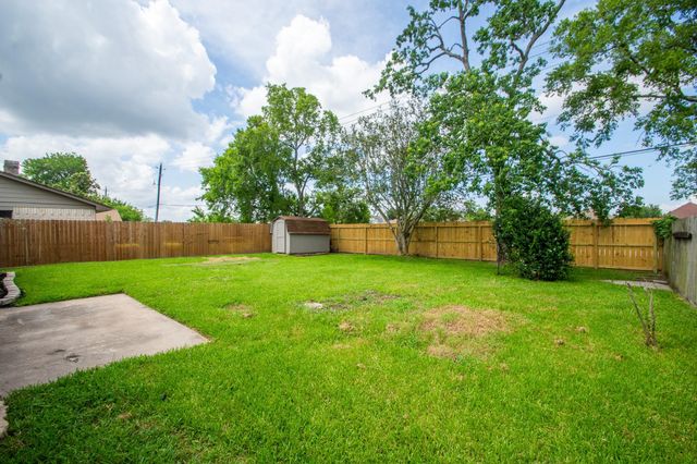 16911 Bougainvilla Lane, Friendswood, TX 77546