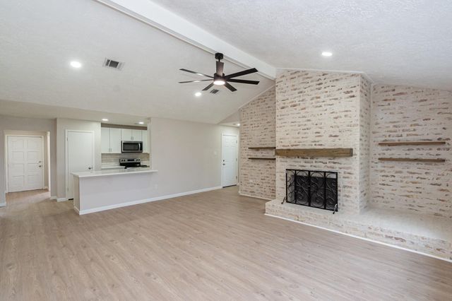 16911 Bougainvilla Lane, Friendswood, TX 77546