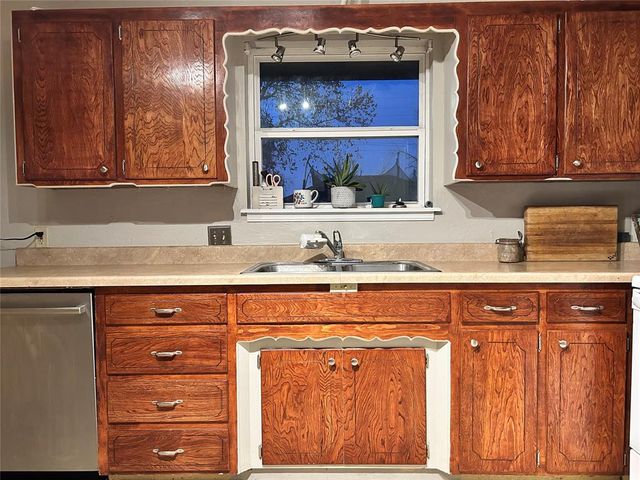 1429 PINE Avenue, Weatherford, OK 73096