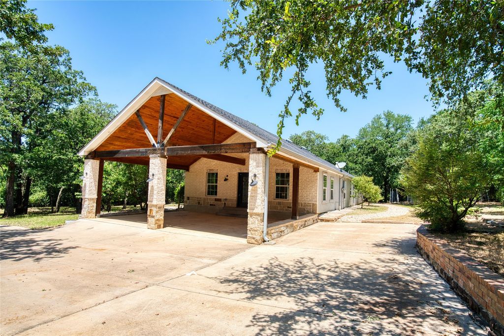 420 North Road, Kennedale, TX 76060