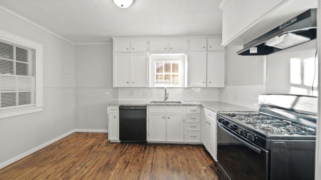 213 12th Avenue N, Texas City, TX 77590