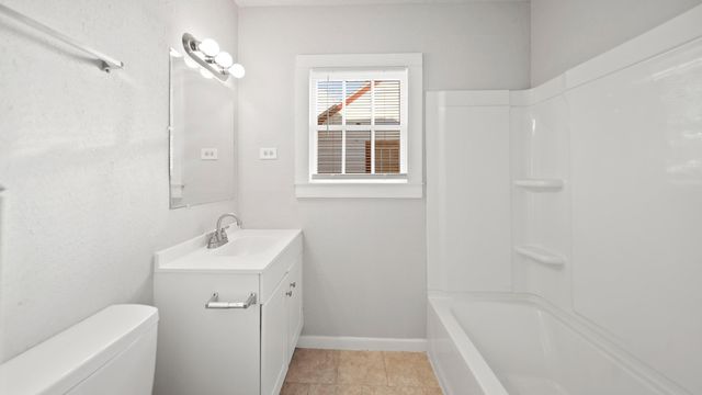 213 12th Avenue N, Texas City, TX 77590