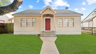 213 12th Avenue N, Texas City, TX 77590