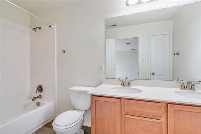 270 Cushman DR, Kyle, TX 78640
