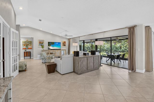 6928 Villas Drive W, Boca Raton, FL 33433