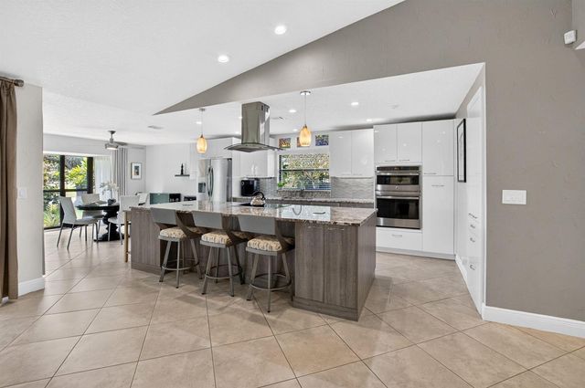 6928 Villas Drive W, Boca Raton, FL 33433