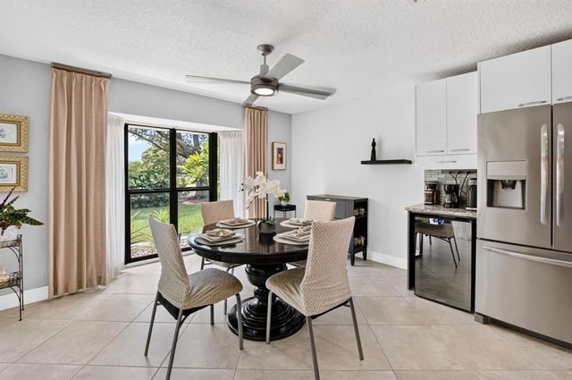 6928 Villas Drive W, Boca Raton, FL 33433