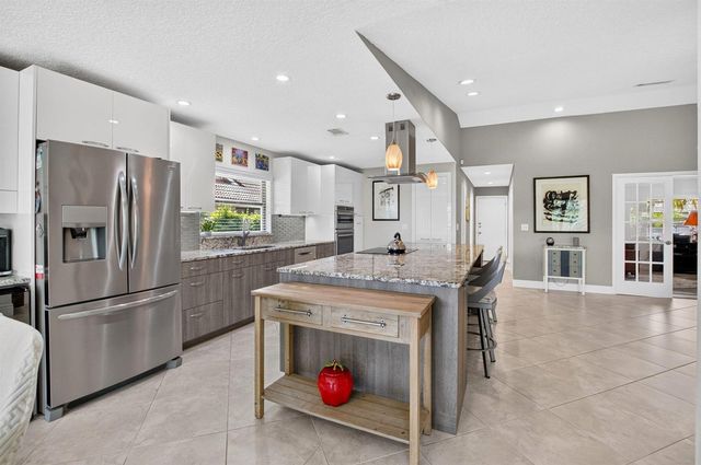 6928 Villas Drive W, Boca Raton, FL 33433