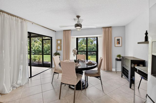 6928 Villas Drive W, Boca Raton, FL 33433